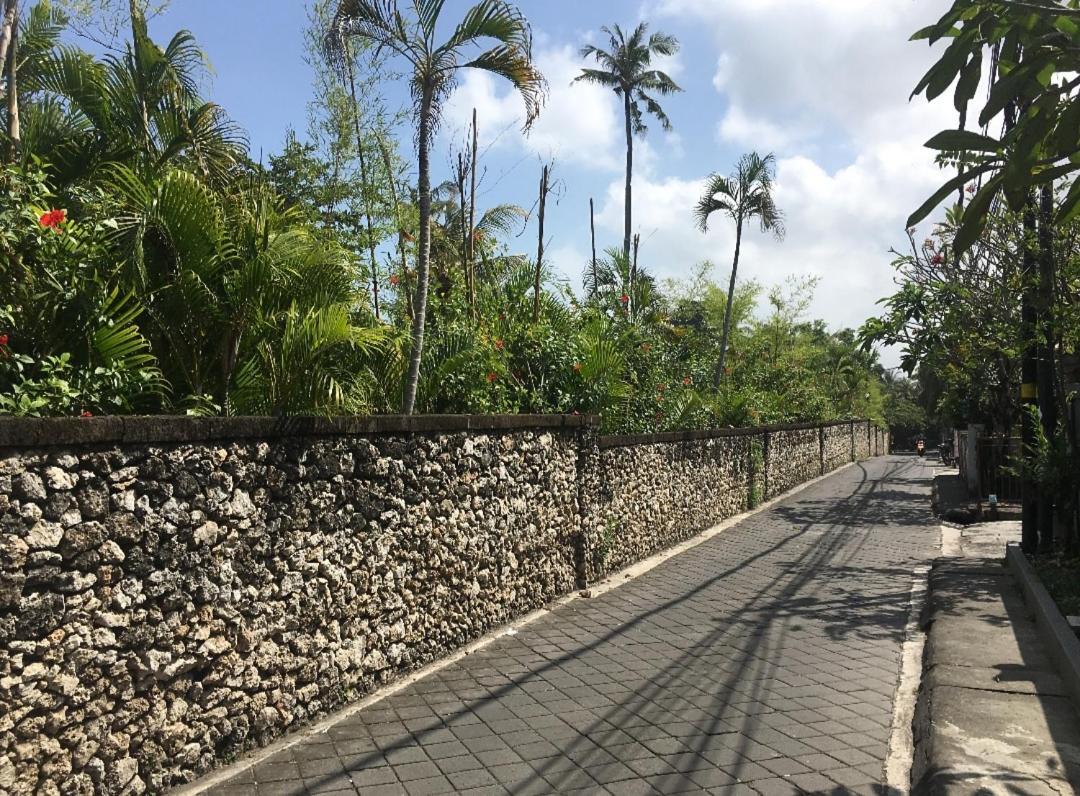Kubu Verra Seminyak Кута Екстериор снимка